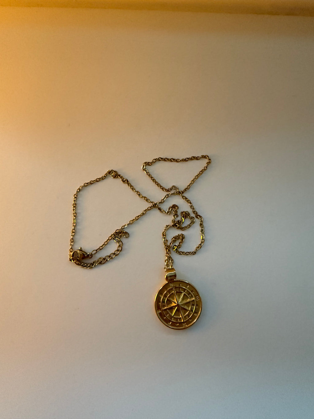 Compass Gold – Edle Kompass-Kette mit Bedeutung