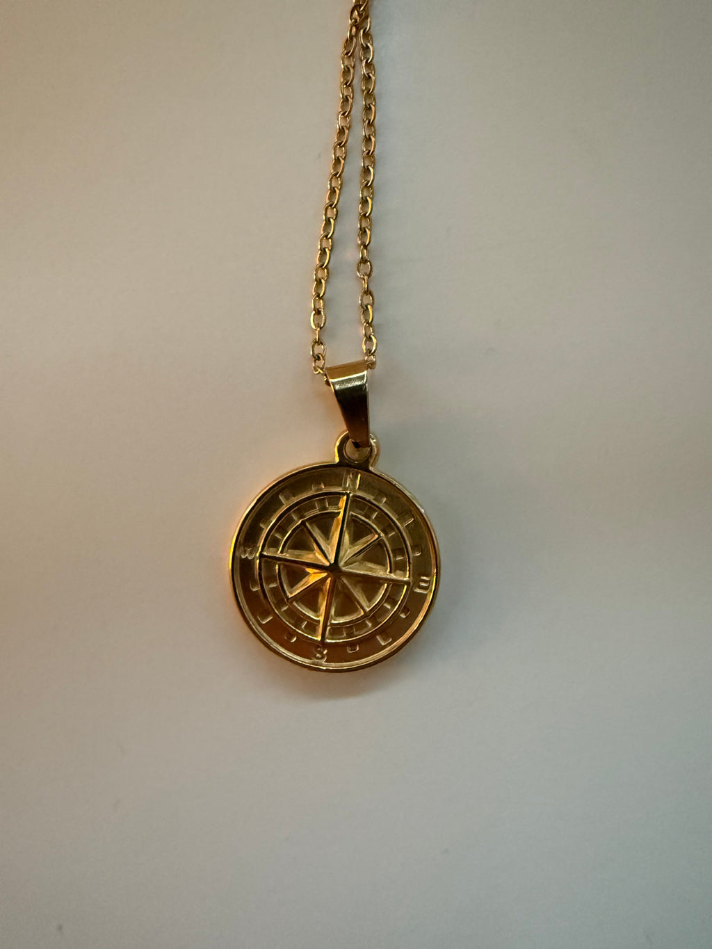 Compass Gold – Edle Kompass-Kette mit Bedeutung