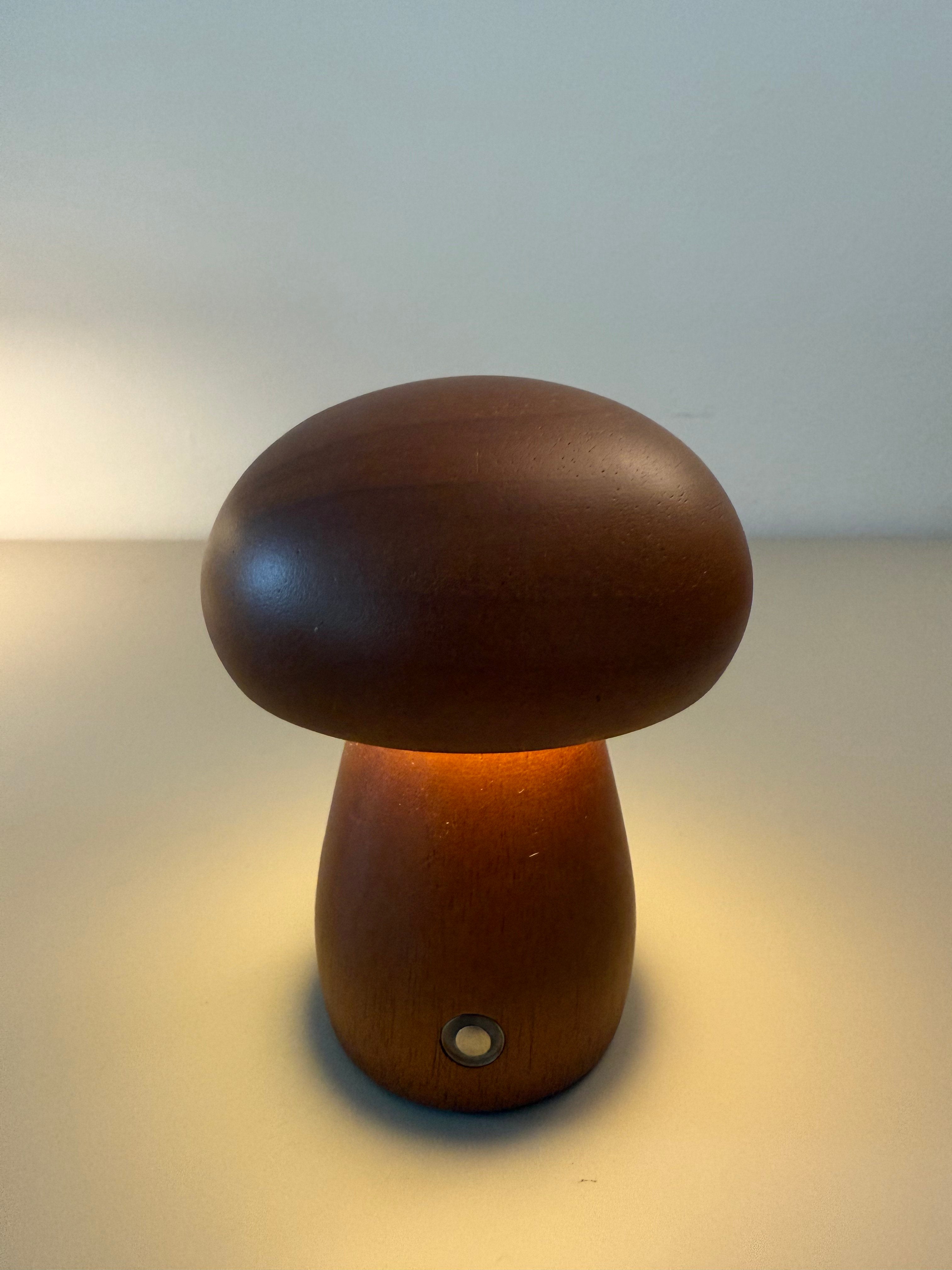 Mini Akku-Pilzlampe "Amber Wood" - edles Design