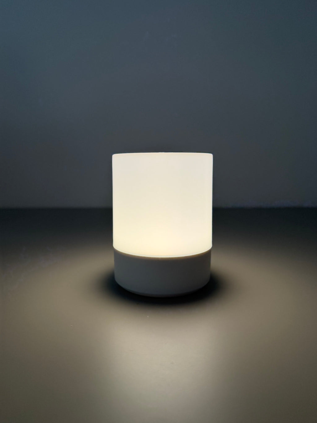 Lumi Pure - Weiße Akku-Nachtlichtlampe