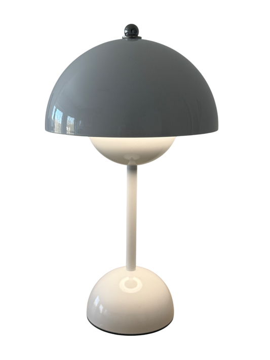 Limitierte „Glow your way“ LED-Tischlampe – elegante Leuchte im dänischen Chic für laue Sommerabende