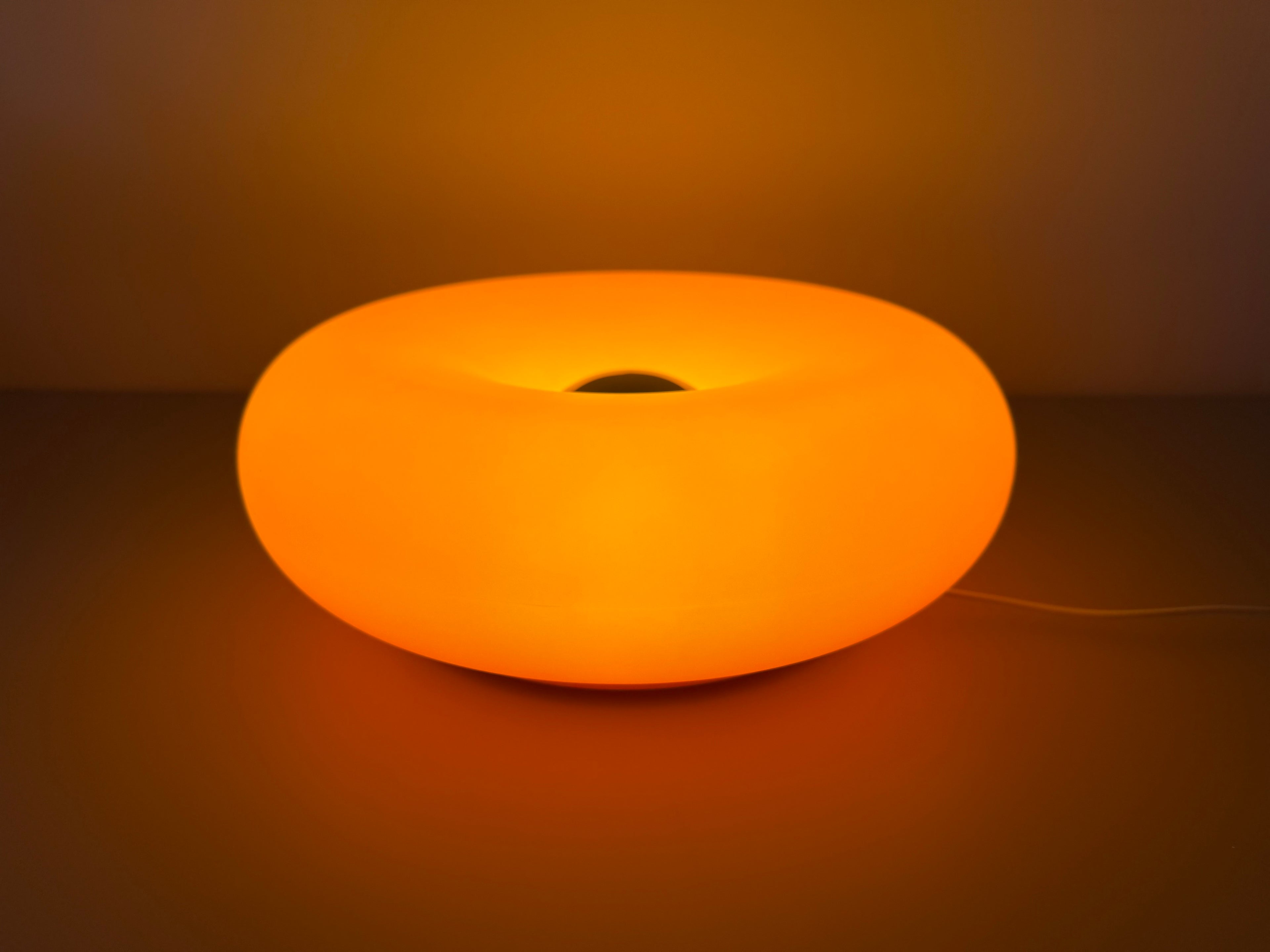 OrbitGlow - Orange LED-Lampe mit Kabel